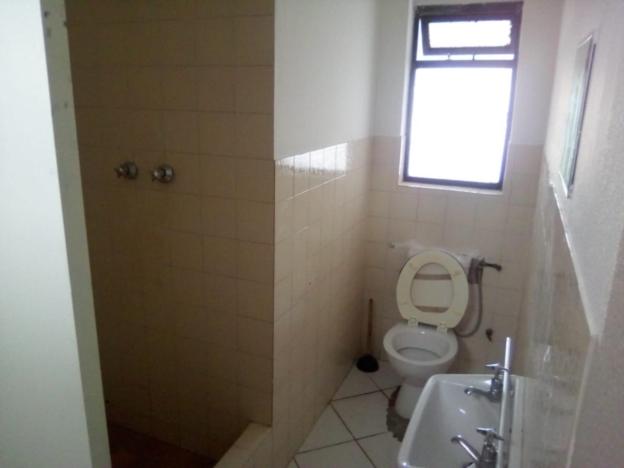 To Let 1 Bedroom Property for Rent in Windermere Western Cape